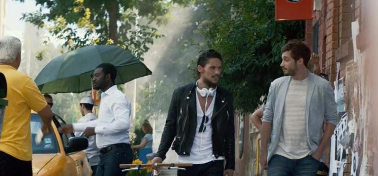 rob-soar-three-mobile-6